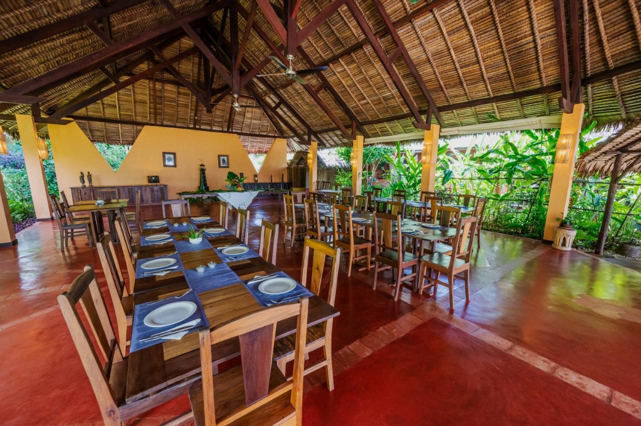 Sakatia Lodge Ampasimena Exteriér fotografie